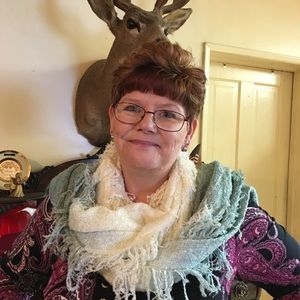 Meet your Posher, Connie